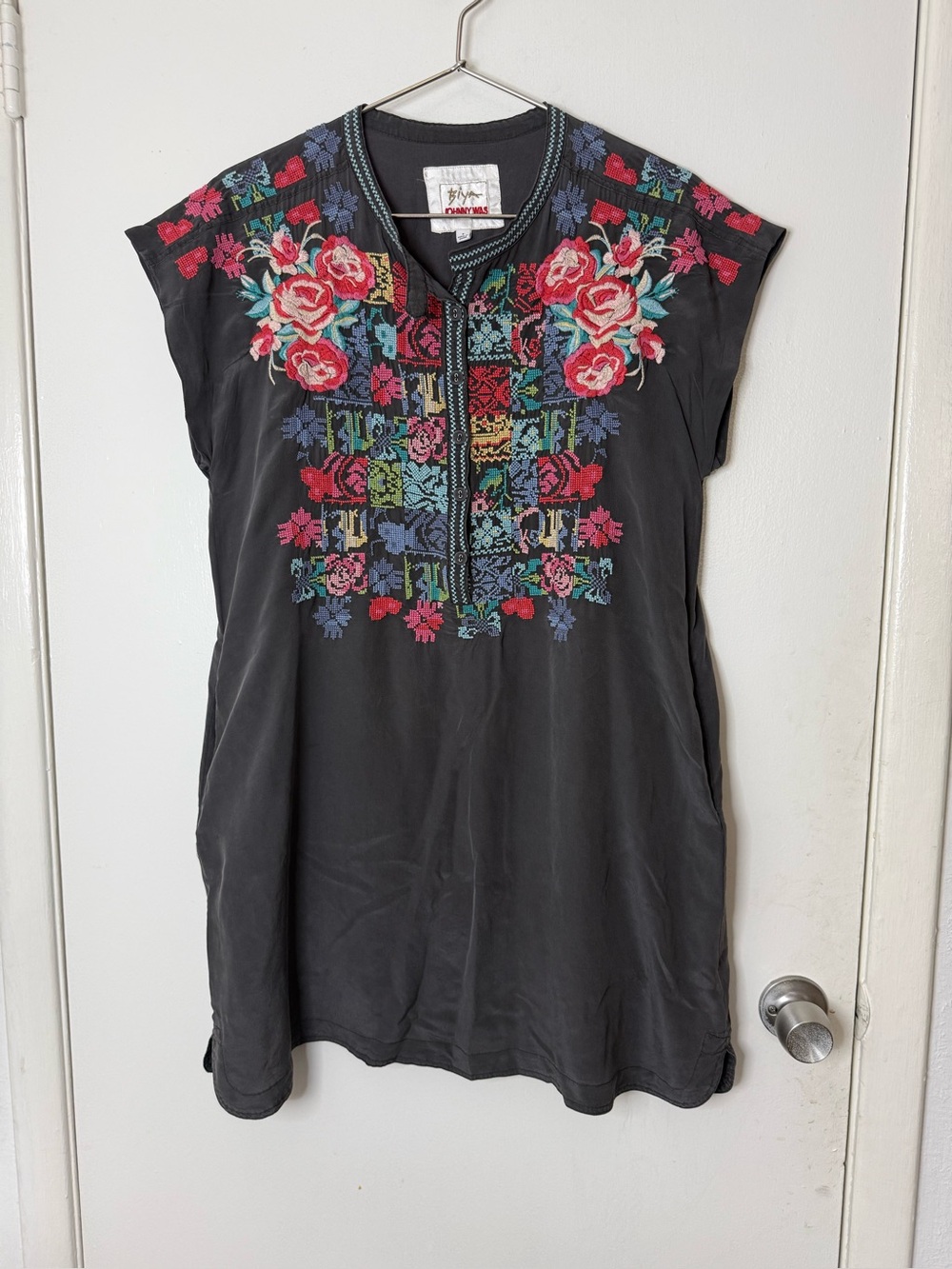Johnny Was Biya grey silk floral embroidered mini dress S